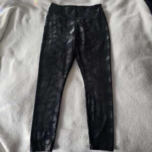 Vera Wang Glossy Black Camouflage Leggings